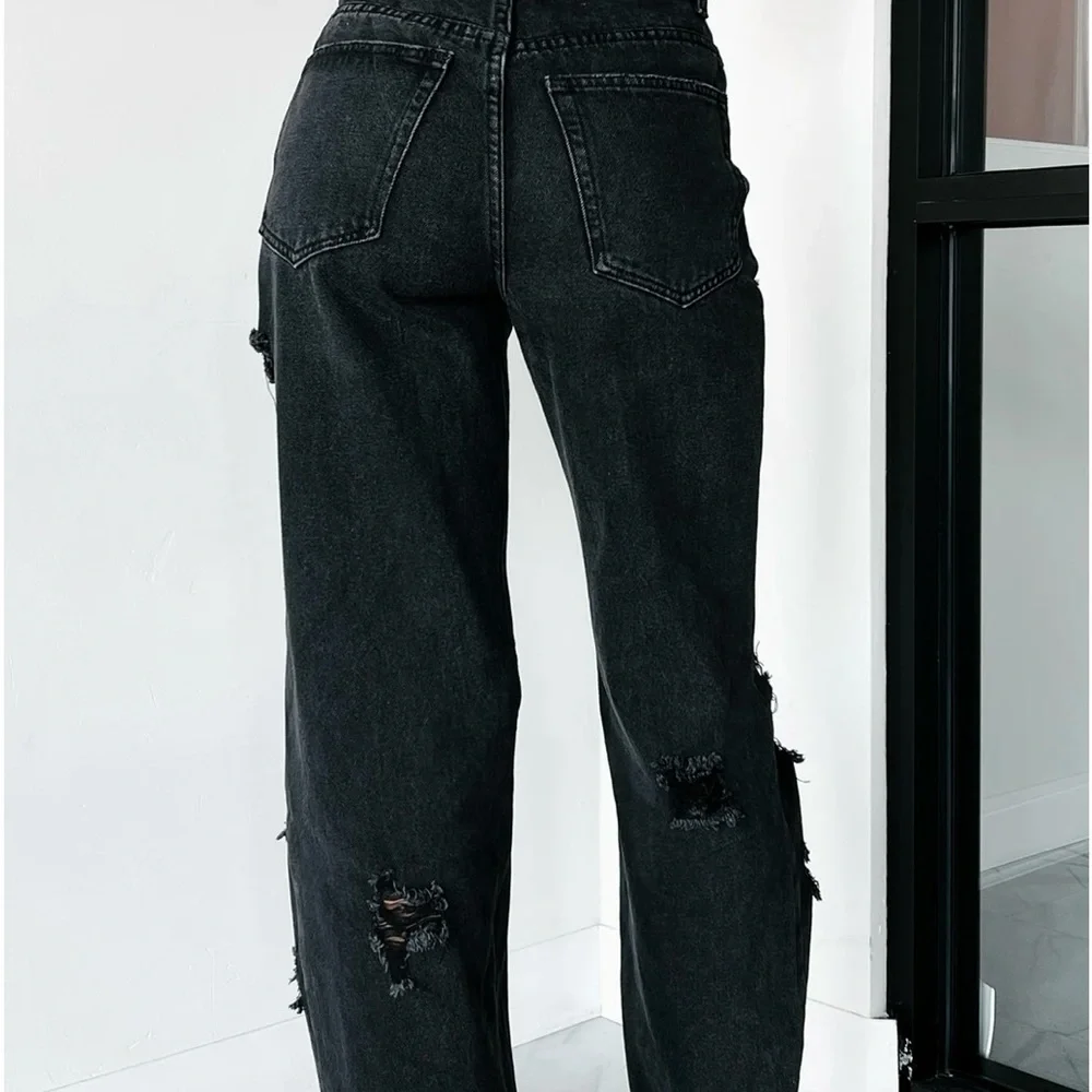 100% COTTON
High Rise
12.5“ High Rise
30.5“ Inseam - Picture 2 of 4
